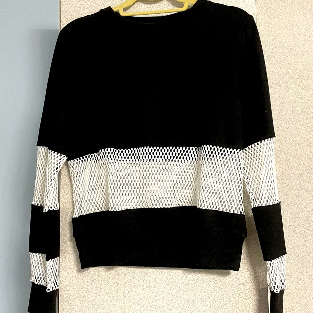 Black and white sweatshirt